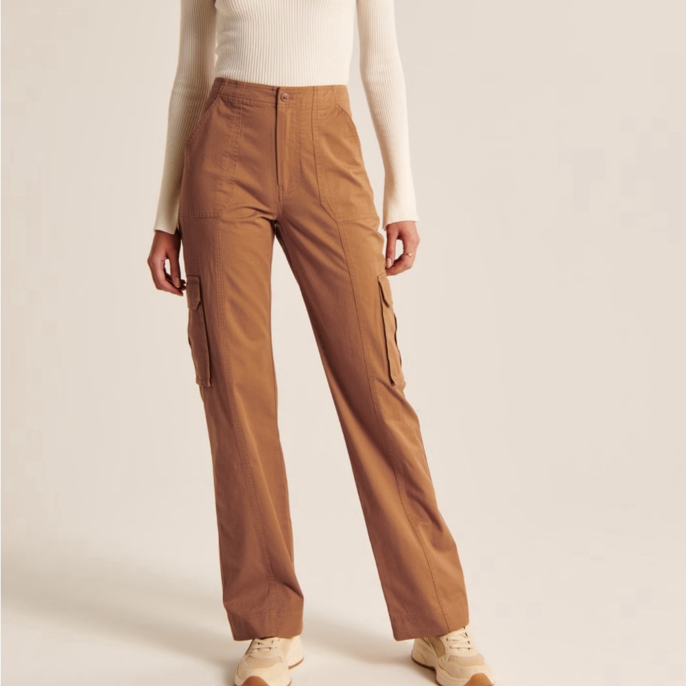 Abercrombie & Fitch Women's Straight-Leg Cargo Pants in Brown